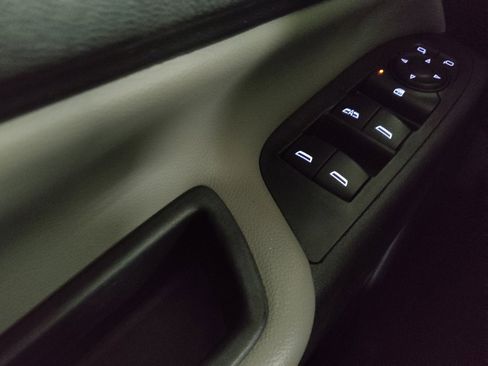 Used 2021 Chevrolet Equinox LS w/ LS Convenience Package FWD image 27