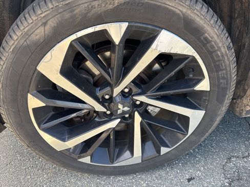 Used 2022 Mitsubishi Outlander ES image 4