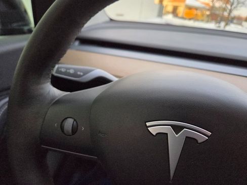 Used 2021 Tesla Model Y Long Range image 22