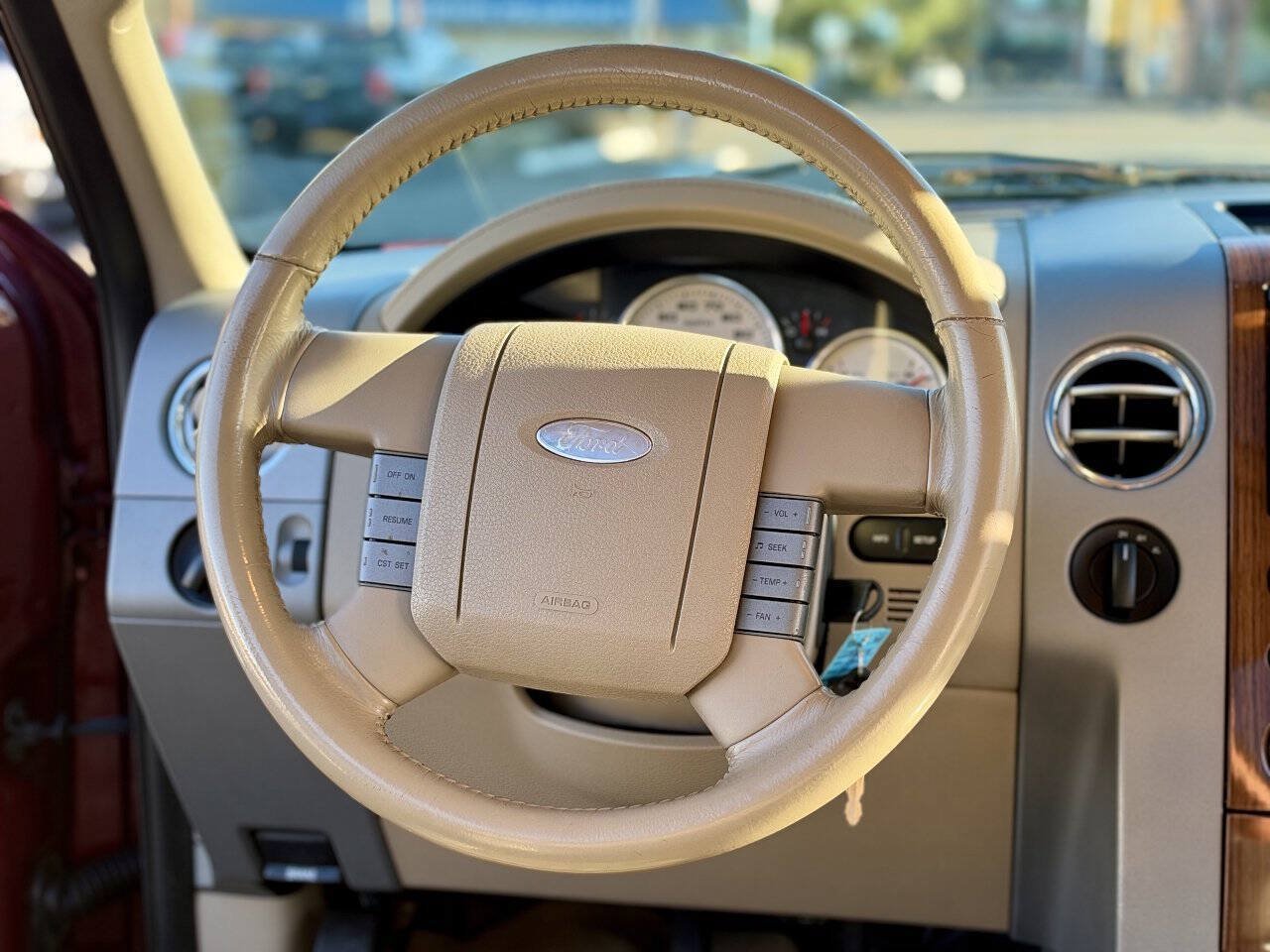 Used 2004 Ford F150 Lariat AWD/4WD image 2