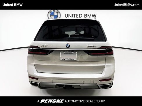 Used 2025 BMW X7 xDrive40i w/ Premium Package AWD/4WD image 6