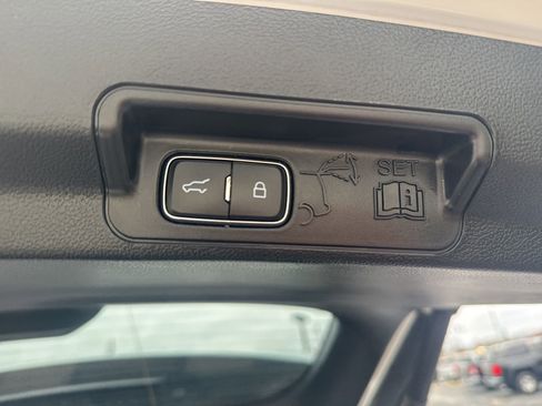 Used 2023 Ford Explorer Limited w/ Equipment Group 301A image 18