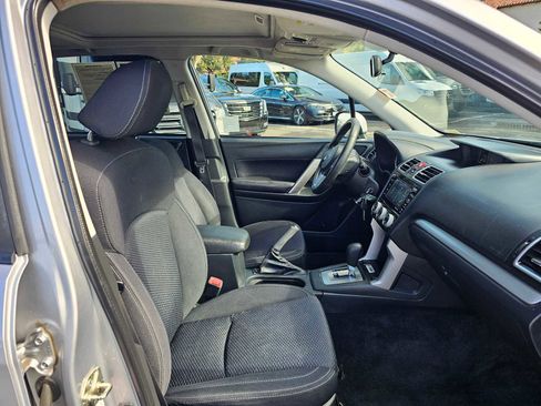 Used 2017 Subaru Forester 2.5i Premium w/ All-Weather Package image 10