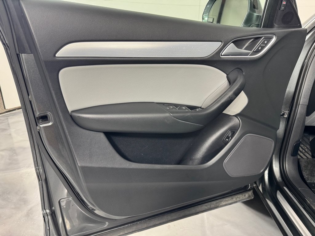 Used 2018 Audi Q3 2.0T Premium Plus FWD image 11