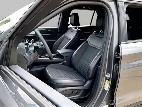 Used 2025 Ford Explorer ST-Line RWD image 8