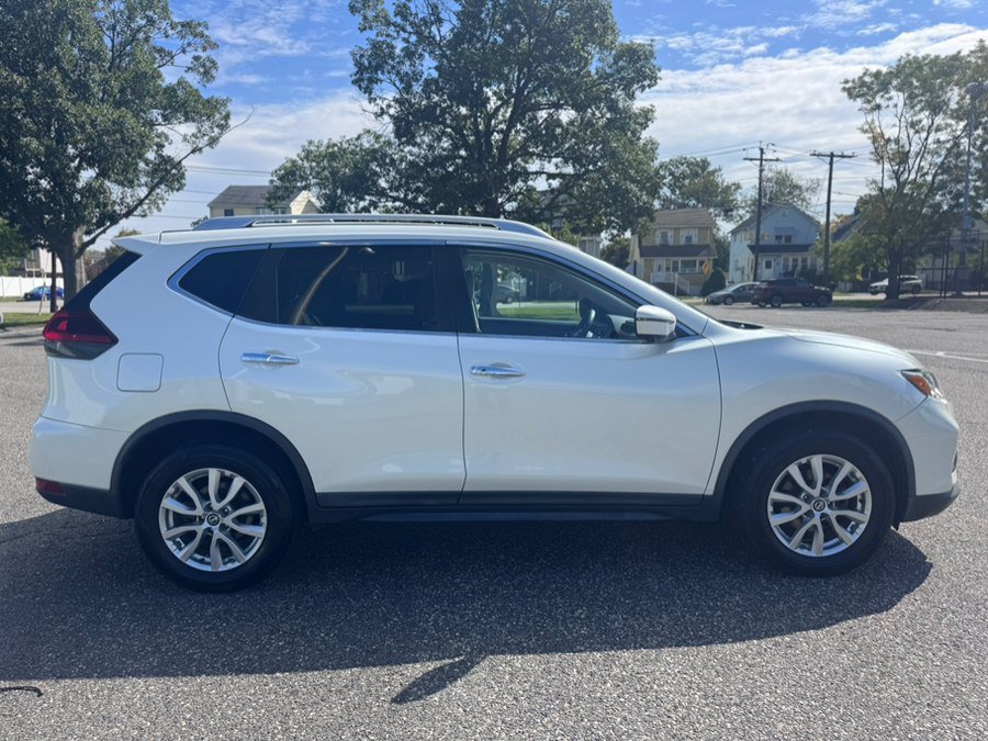 Used 2018 Nissan Rogue SV w/ Premium Package AWD/4WD image 8