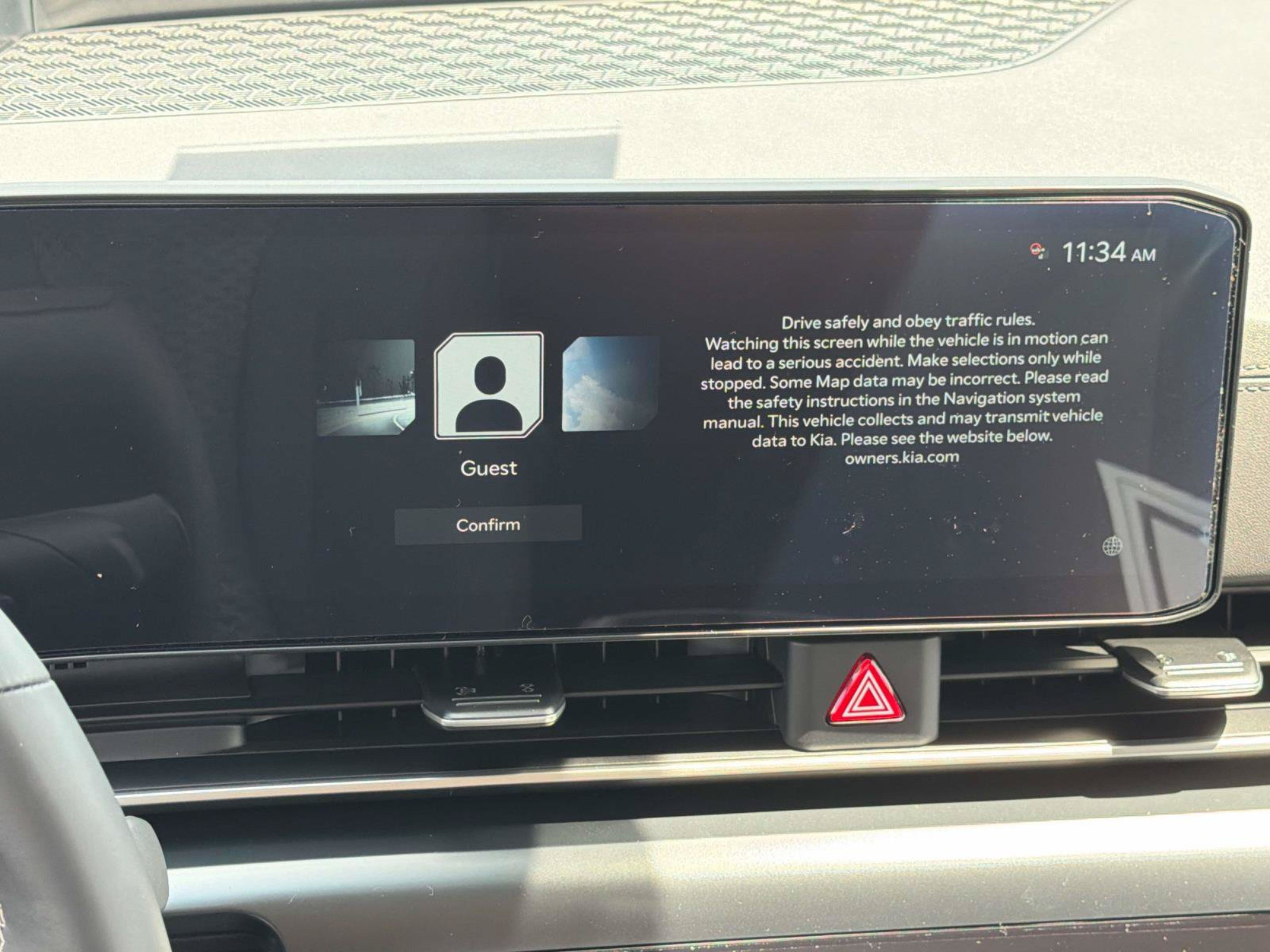 New 2027 Kia Carnival LX FWD image 11