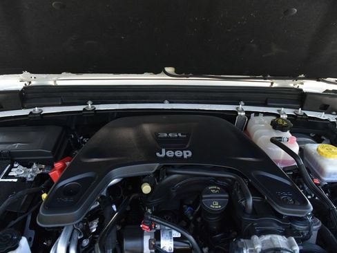 Used 2021 Jeep Wrangler Unlimited Sport AWD/4WD image 36