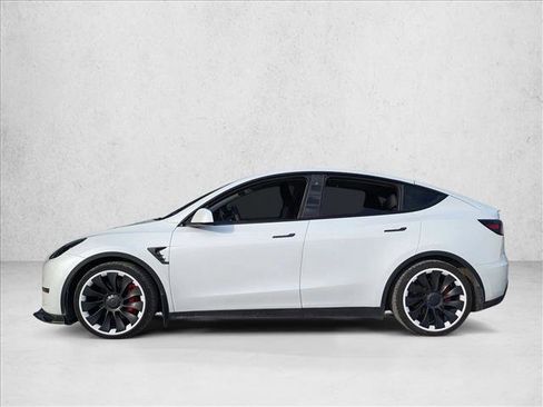 Used 2022 Tesla Model Y Performance image 3