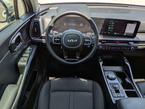 Certified 2025 Kia Sorento EX AWD/4WD image 21
