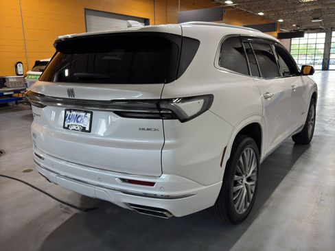 Used 2025 Buick Enclave Avenir w/ Trailering Package, 5000 lbs. AWD/4WD image 5