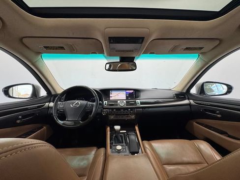 Used 2017 Lexus LS 460 w/ Comfort Package RWD image 22