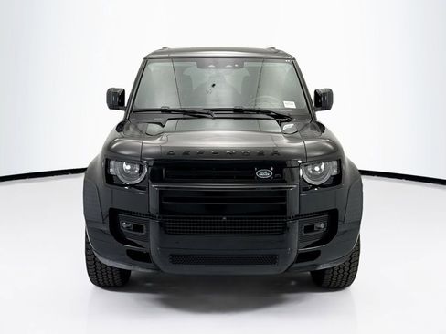Used 2025 Land Rover Defender 130 X-Dynamic SE AWD/4WD image 2