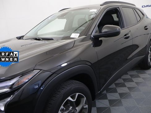 Certified 2025 Chevrolet Trax LT FWD image 13