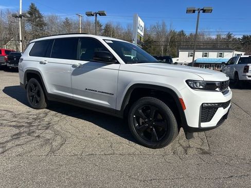New 2026 Jeep Grand Cherokee L Limited w/ Limited Altitude Package AWD/4WD image 7