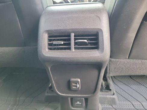 Used 2022 Chevrolet Equinox RS w/ RS Leather Package FWD image 21
