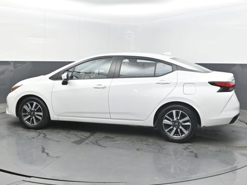 Used 2025 Nissan Versa SV image 7