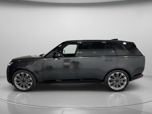 New 2026 Land Rover Range Rover Long Wheelbase SE image 2