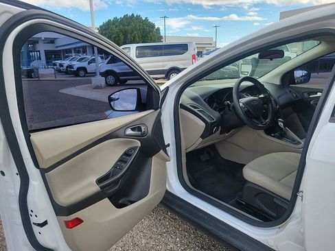 Used 2018 Ford Focus SE image 9
