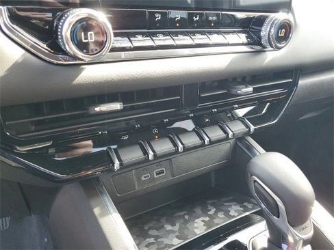 New 2025 GMC Canyon Elevation w/ Convenience Package image 24