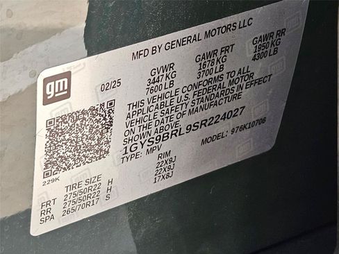Certified 2025 Cadillac Escalade Premium Luxury w/ LPO, Floor Liner Package AWD/4WD image 32