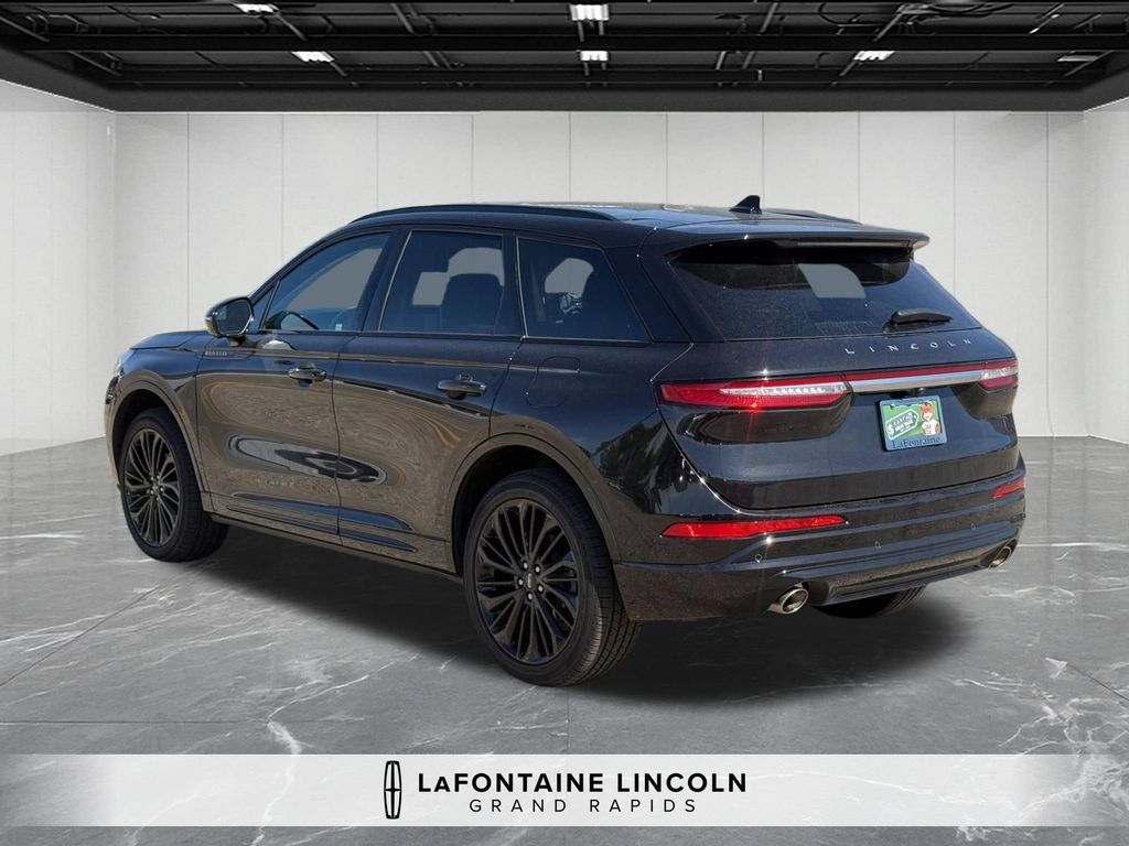 Certified 2025 Lincoln Corsair Reserve w/ Equipment Group 202A AWD/4WD image 3