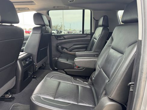 Used 2020 Chevrolet Suburban LT image 28