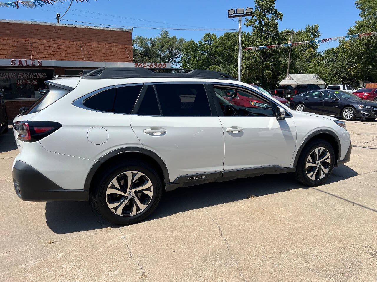 Used 2020 Subaru Outback Limited AWD/4WD image 5