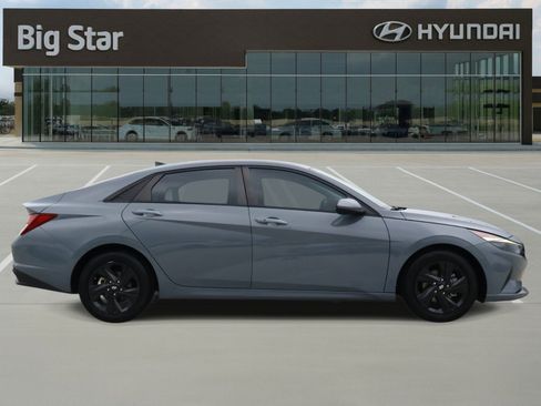 Used 2021 Hyundai Elantra SEL FWD image 5