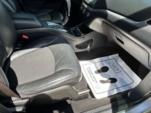 Used 2019 Dodge Journey Crossroad AWD/4WD image 13