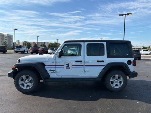 Used 2021 Jeep Wrangler Unlimited Sport w/ Cold Weather Group AWD/4WD image 7