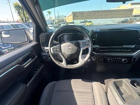 Used 2022 Chevrolet Silverado 1500 RST w/ Z71 Off-Road Package AWD/4WD image 17