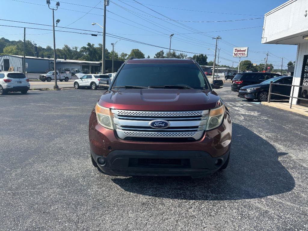 Used 2015 Ford Explorer XLT w/ Equipment Group 202A FWD image 4