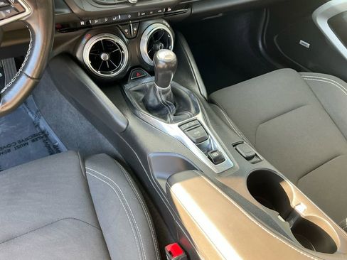 Used 2021 Chevrolet Camaro LT w/ RS Package image 20