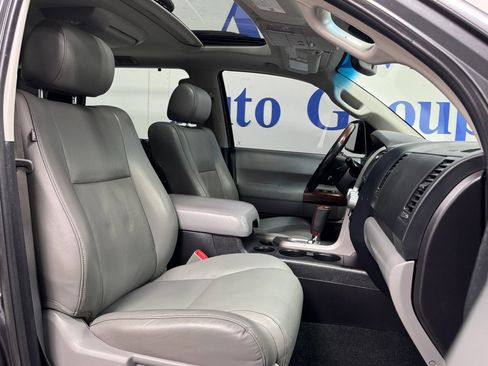 Used 2016 Toyota Sequoia Platinum image 13