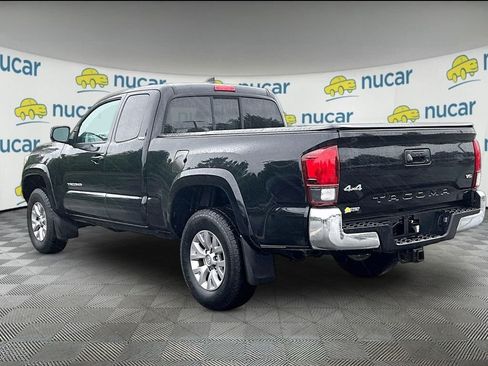 Used 2019 Toyota Tacoma SR5 AWD/4WD image 4