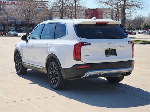 Used 2022 Kia Telluride SX w/ SX Prestige Package image 8