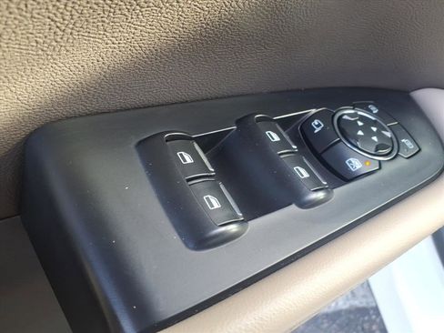 Used 2022 Lincoln Nautilus Reserve image 13