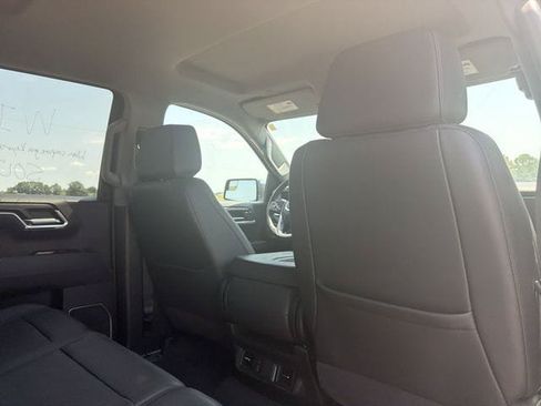 Used 2025 GMC Sierra 1500 SLT AWD/4WD image 30