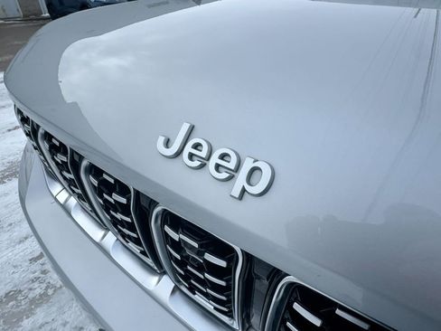 Used 2025 Jeep Grand Cherokee Summit image 31