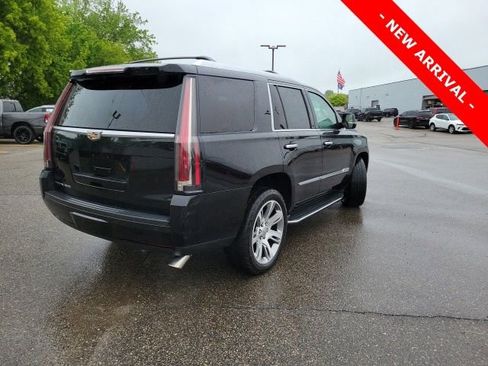 Used 2016 Cadillac Escalade Luxury AWD/4WD image 3