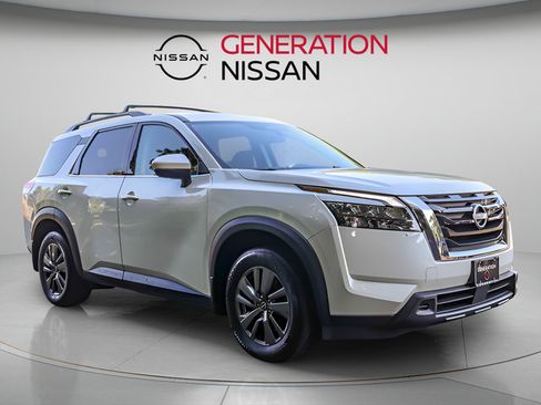 Certified 2023 Nissan Pathfinder SV w/ SV Premium Package AWD/4WD image 1