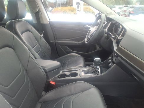 Used 2019 Volkswagen Jetta SEL Premium image 11