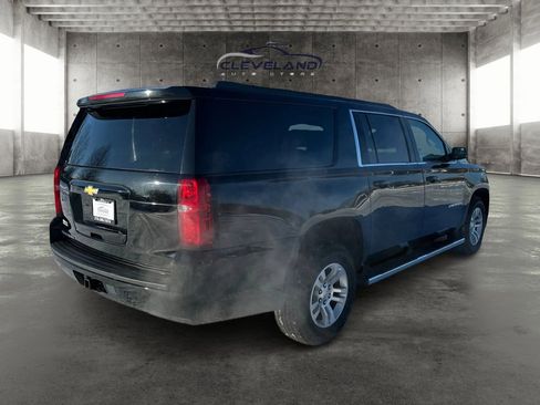 Used 2016 Chevrolet Suburban LT image 3