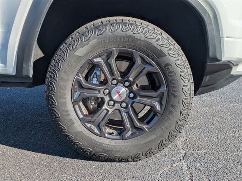 Used 2024 Chevrolet Suburban Premier w/ Premium Package image 11