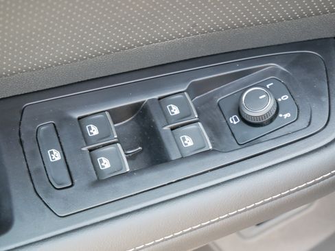 Certified 2026 Volkswagen Atlas SEL Premium R-Line AWD/4WD image 19
