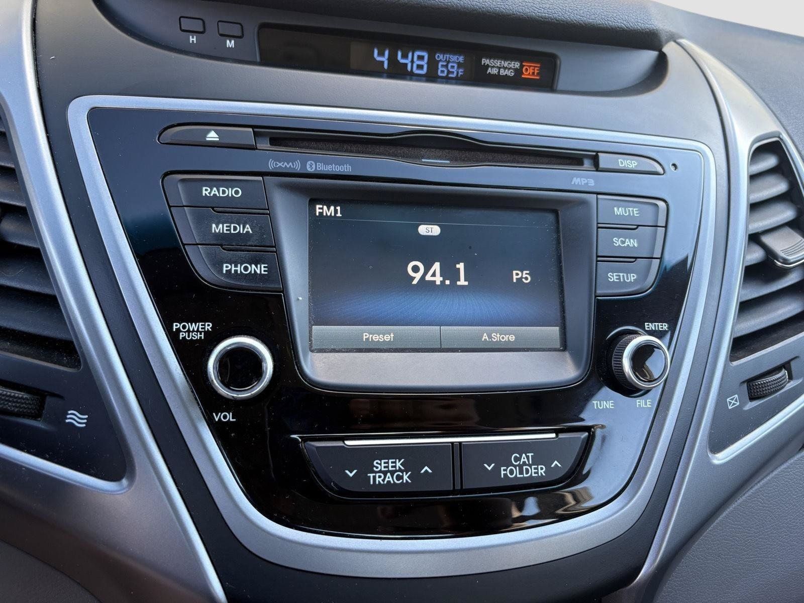 Used 2015 Hyundai Elantra SE w/ Option Group 02 FWD image 33