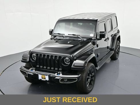 Used 2021 Jeep Wrangler Unlimited Sahara AWD/4WD image 23