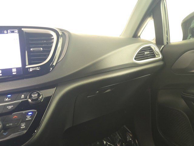Used 2026 Chrysler Pacifica Select FWD image 29