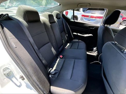Used 2024 Nissan Altima 2.5 SV FWD image 23